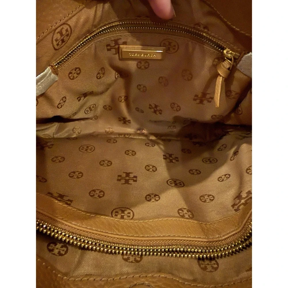 Tory Burch Britten Bark Tan Pebbled Leather Small Slouchy Chain Tote Bag 445$